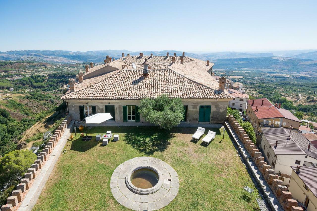 Castello Di Caccuri Suites Exterior foto